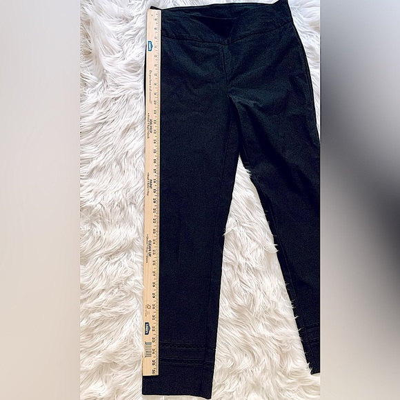 Soft Surroundings Pull On Pants w/ Open Hem - Picture 9 of 9